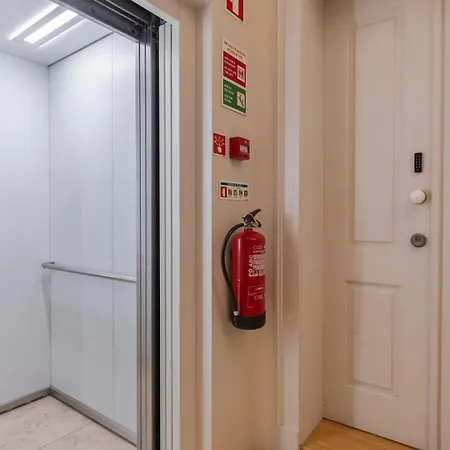 Downtown 2br In Santa Justa By Lovelystay Διαμέρισμα Lisboa