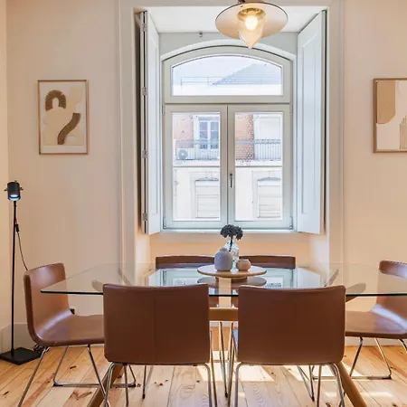 Downtown 2br In Santa Justa By Lovelystay * Lisboa