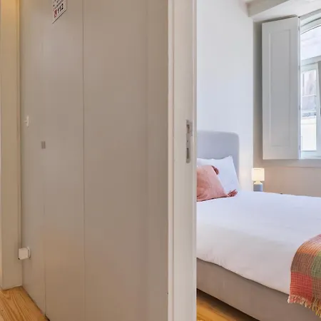 Διαμέρισμα Downtown 2br In Santa Justa By Lovelystay Lisboa